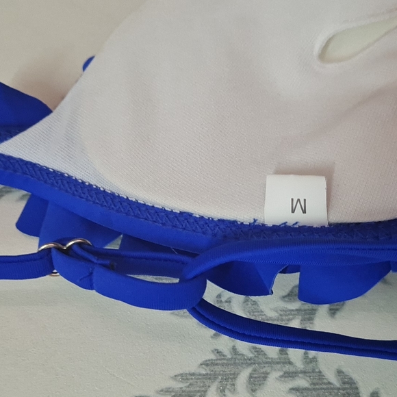 Ruffled Bikini set. - Picture 3 of 6